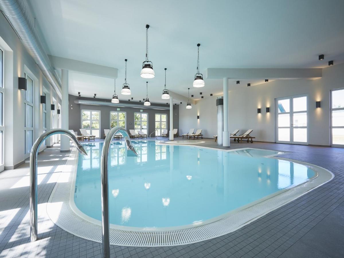 Reetland Am Meer - Premium Reetdachvilla Mit 2 Schlafzimmern, Sauna Und Kamin E04 Дранске Екстериор снимка